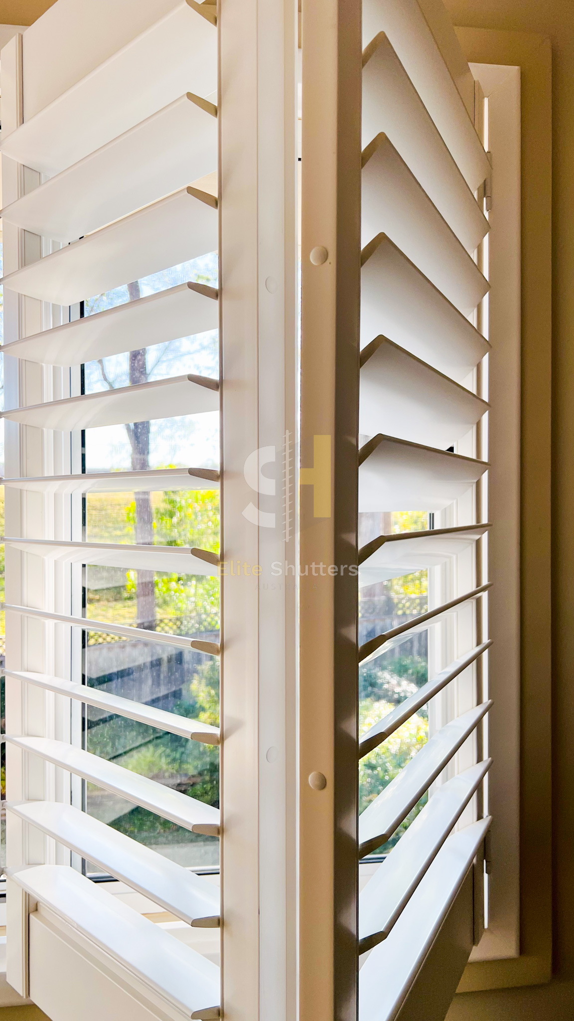 Plantation shutters installation